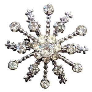 Vintage 1960s Snowflake Brooch Pin Starburst Silver Metal Rhinestones 1.5-in
